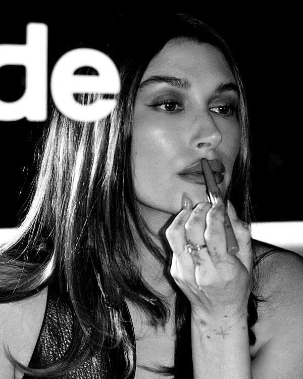 haileybieber instagram image archive image