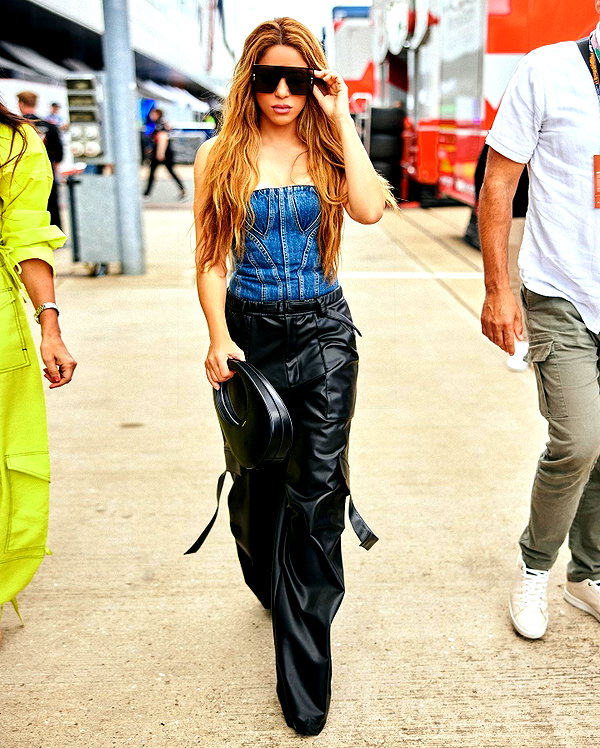 shakira instagram image archive image