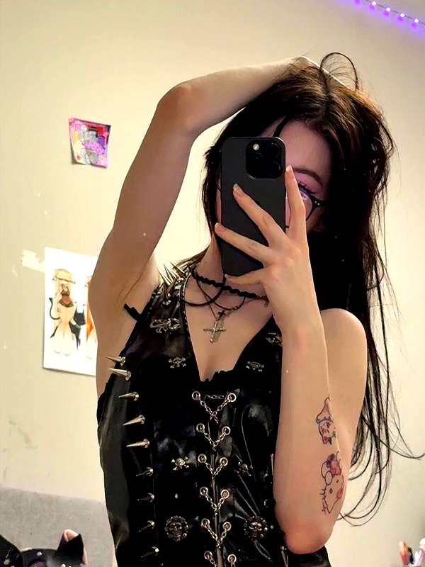 mia_goth2004 instagram image archive image