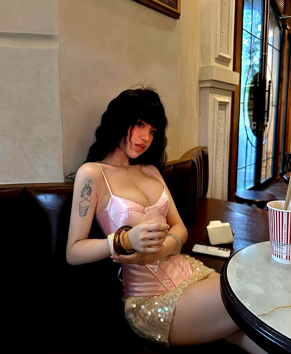 lyhythuedoxinh instagram image archive image
