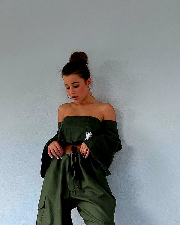 enikeeva_aliya instagram image archive image