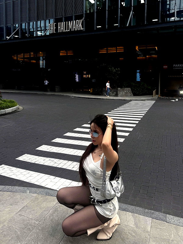 lyhythuedoxinh instagram image archive image