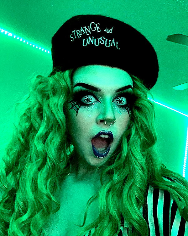 yeahimcaroline instagram image archive image