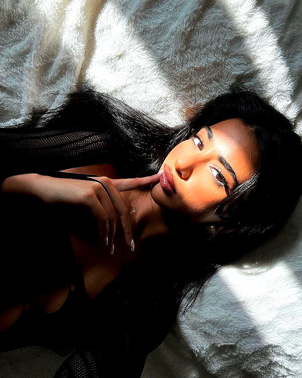 baddiesessence instagram image archive image