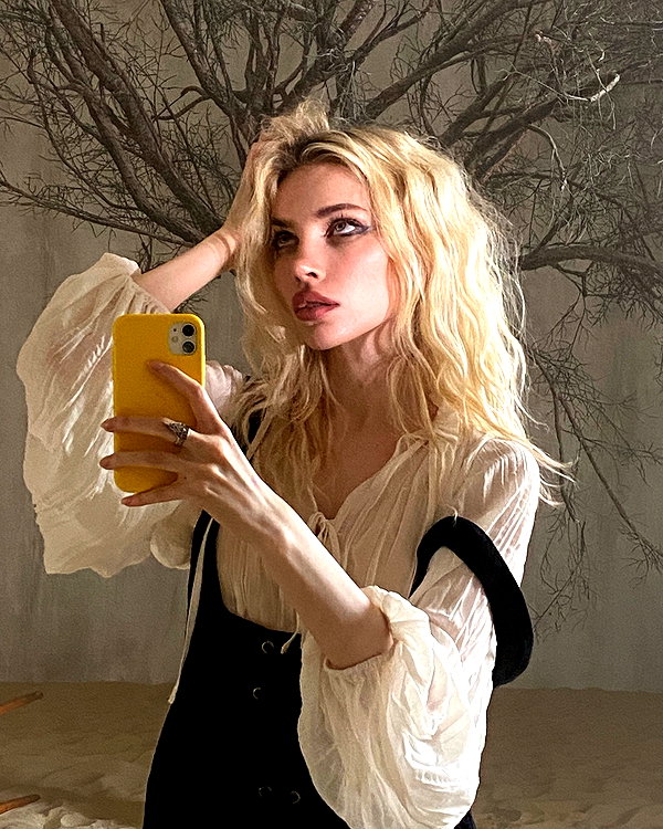 anya4everr instagram image archive image