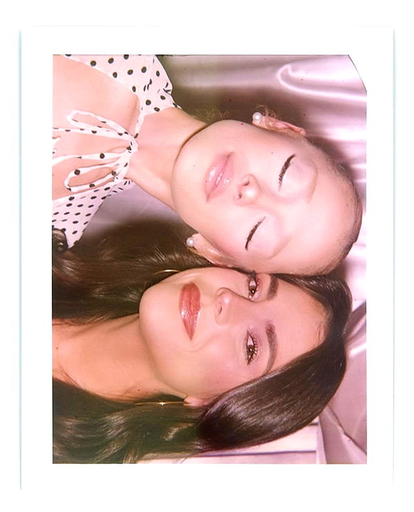 arianagrande instagram image archive image