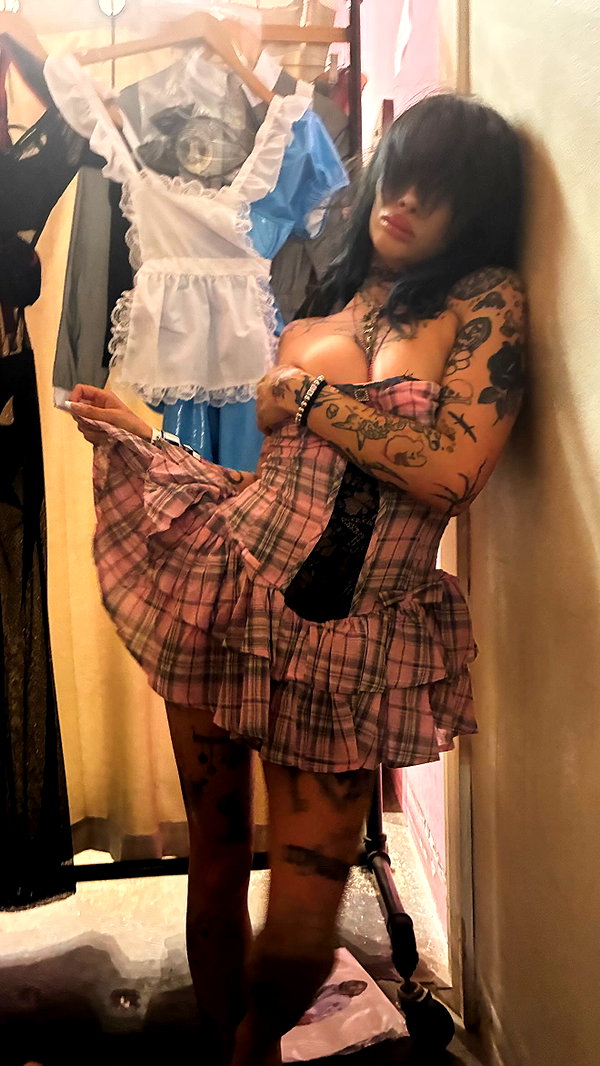 Archived image from @zommmbri on Instagram