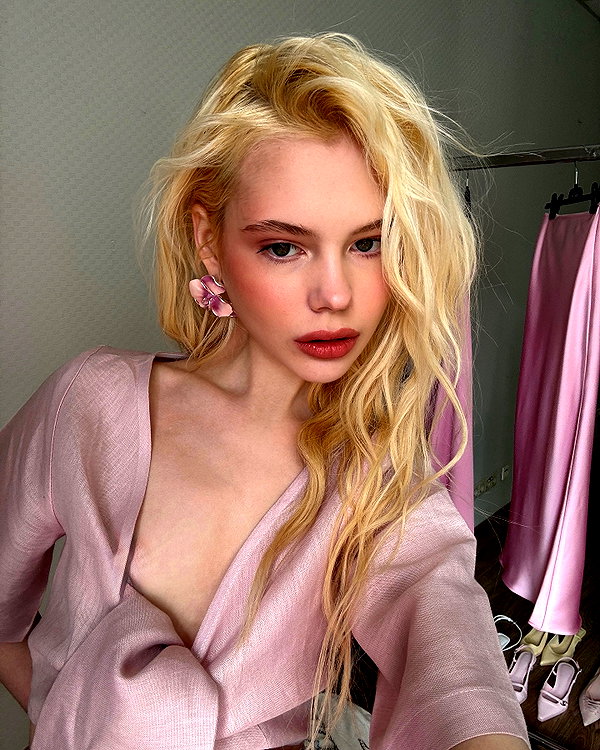 alisen.mari instagram image archive image