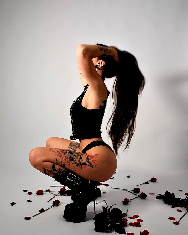 karin_orhov instagram image archive image