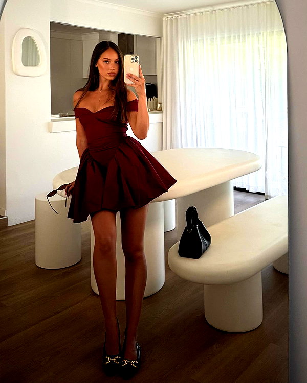 olivia.mathers instagram image archive image