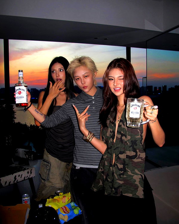 ll.lu1s instagram image archive image