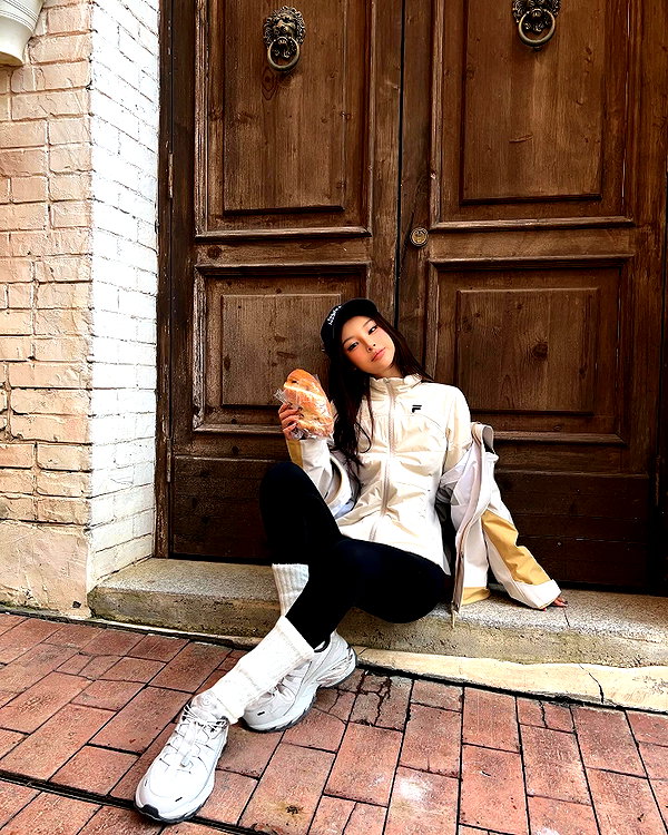 ll.lu1s instagram image archive image