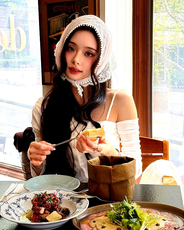 dear.zia instagram image archive image