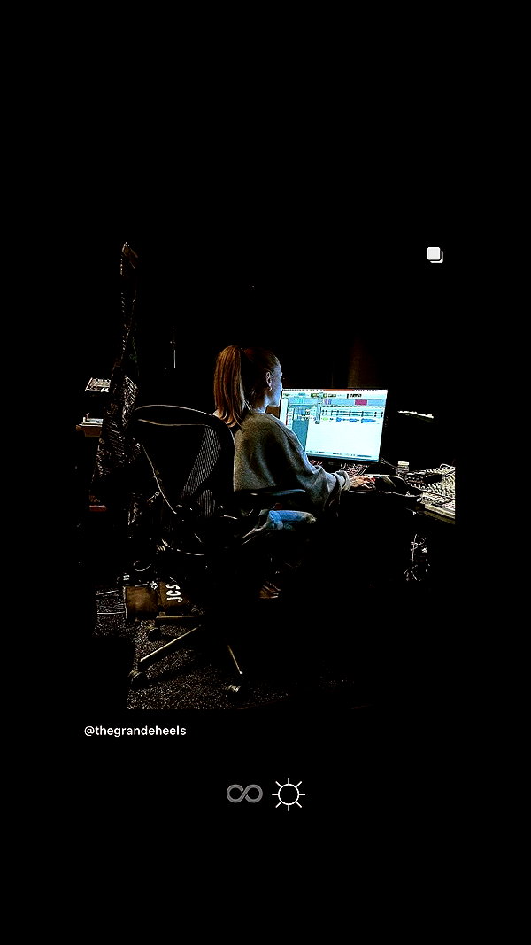 arianagrande instagram image archive image
