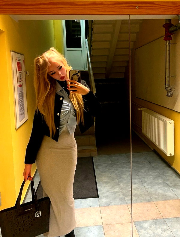 ellerumii instagram image archive image