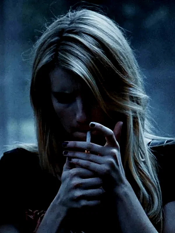 chica.niebla instagram image archive image