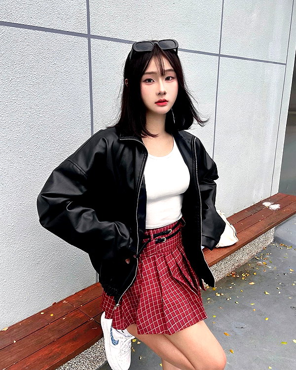 lai_931201 instagram image archive image