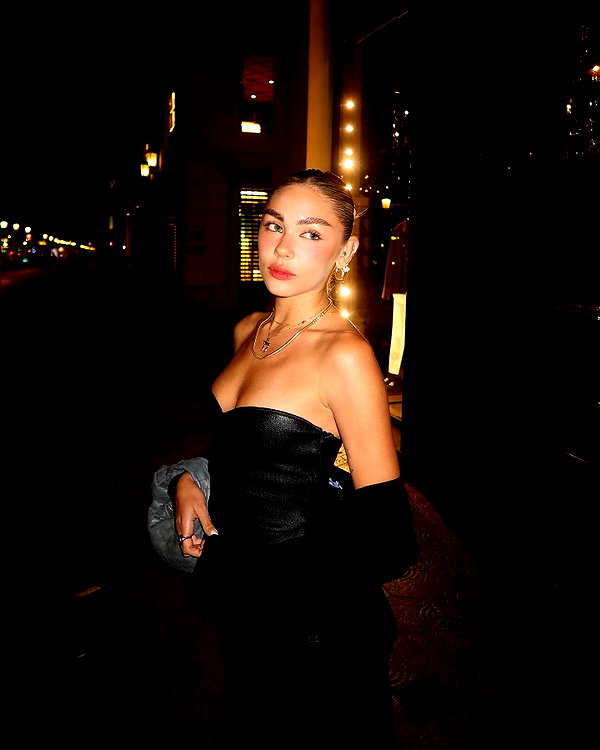 maya.keyy instagram image archive image
