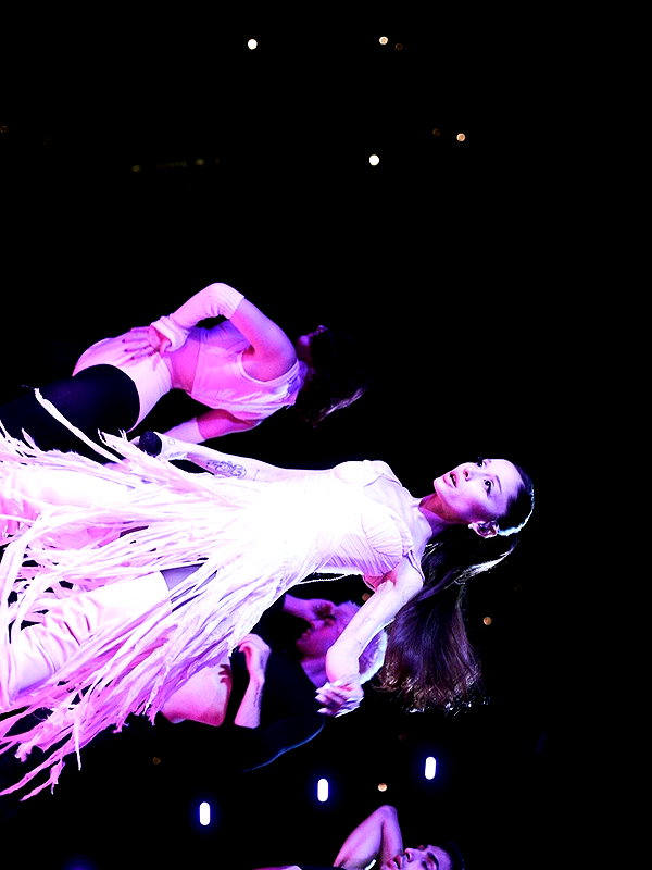 arianagrande instagram image archive image