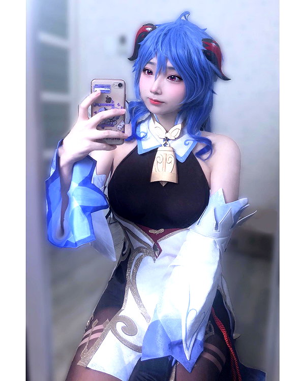 purinn_cos instagram image archive image