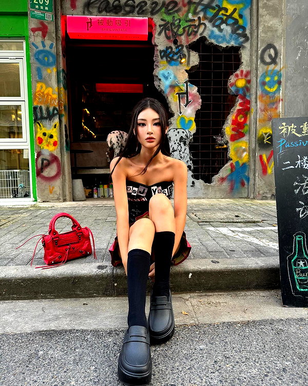 ll.lu1s instagram image archive image
