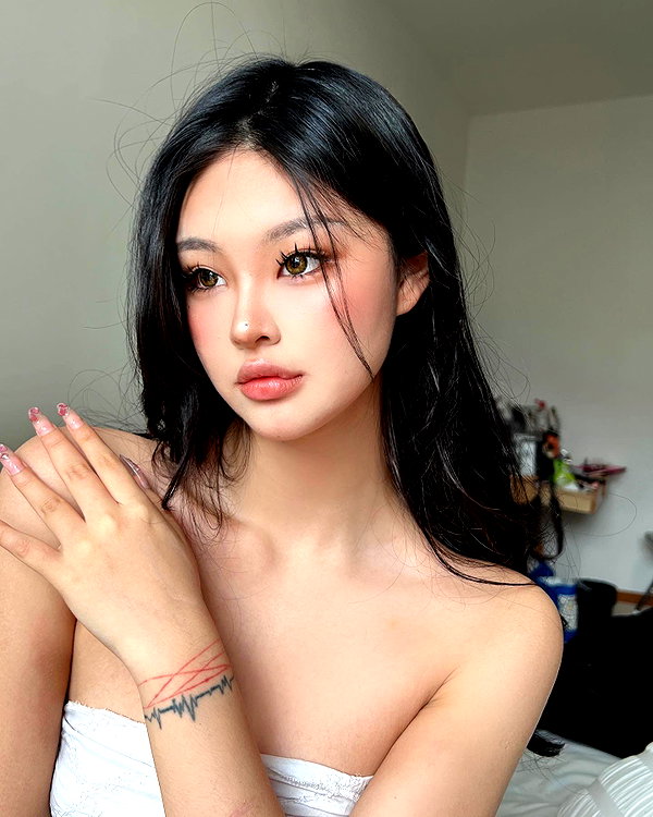 ll.lu1s instagram image archive image