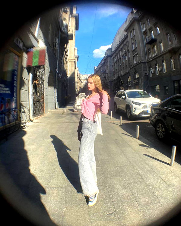 alisen.mari instagram image archive image