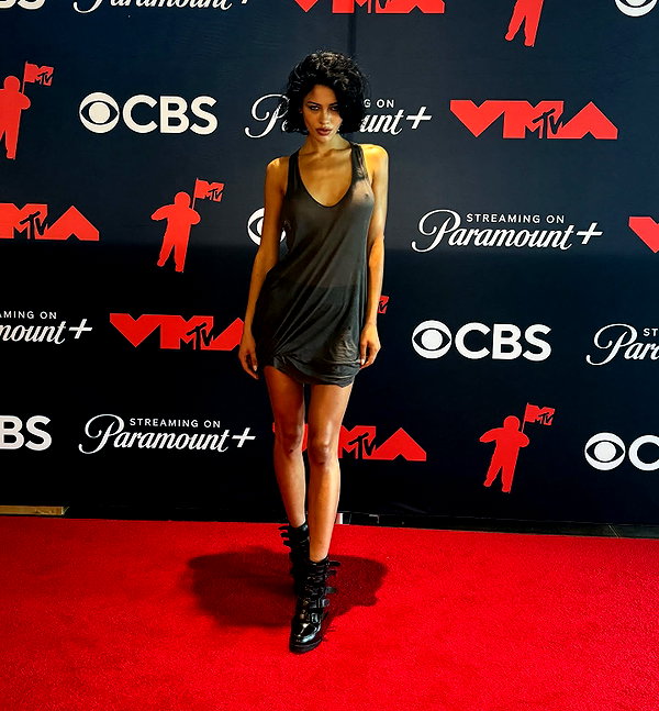 leonanaomii instagram image archive image