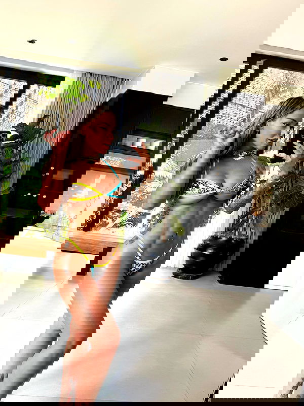 itshayleydavies itshayleydavies archive image