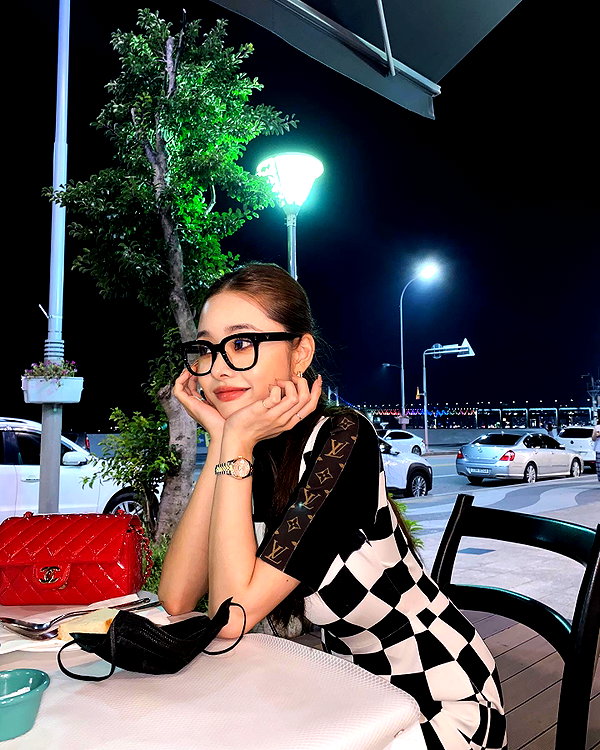 dear.zia instagram image archive image