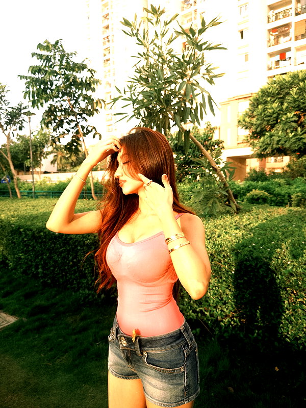shanayarv instagram image archive image