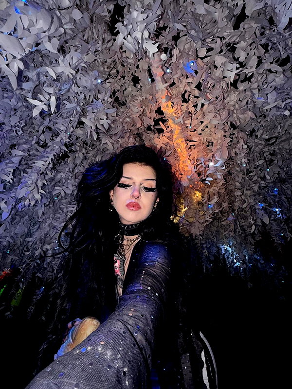 yeahimcaroline instagram image archive image