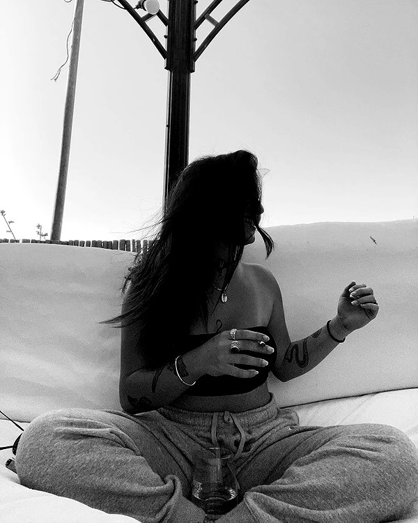 shaharo__._ instagram image archive image