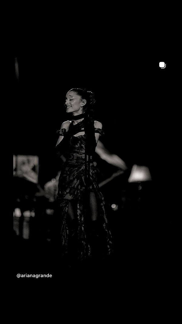 arianagrande instagram image archive image