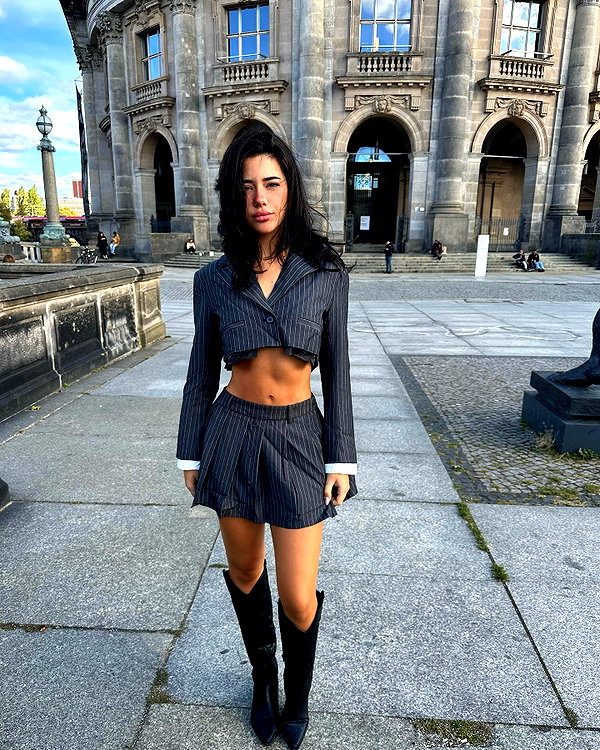 vanessa.rhd instagram image archive image