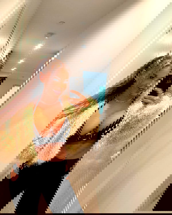 itshayleydavies itshayleydavies archive image