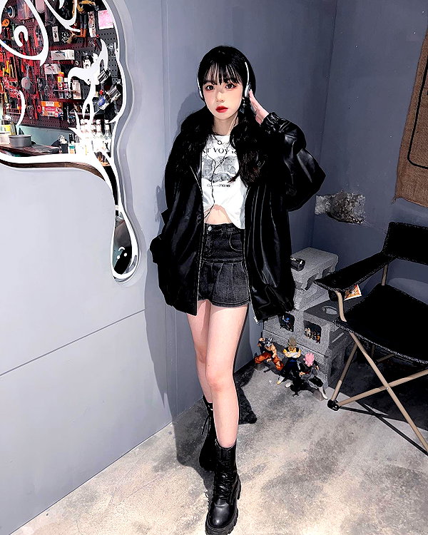 nixqq.425_ instagram image archive image