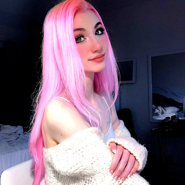 danielle.mercedie instagram image archive image