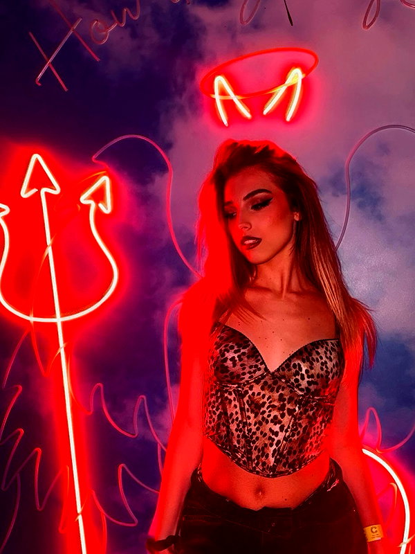 ariannachiaravalle_ instagram image archive image