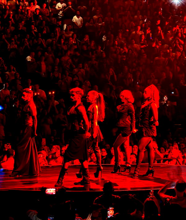 v.qx instagram image archive image