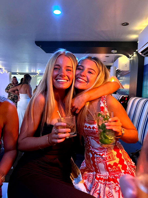 daisy_r_19 instagram image archive image