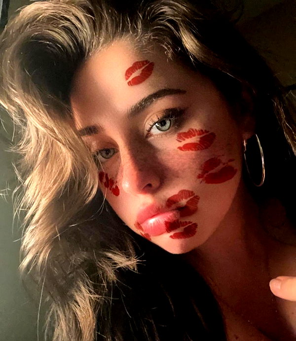 baddiesessence instagram image archive image
