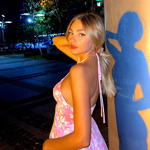 maya.keyy instagram image archive image
