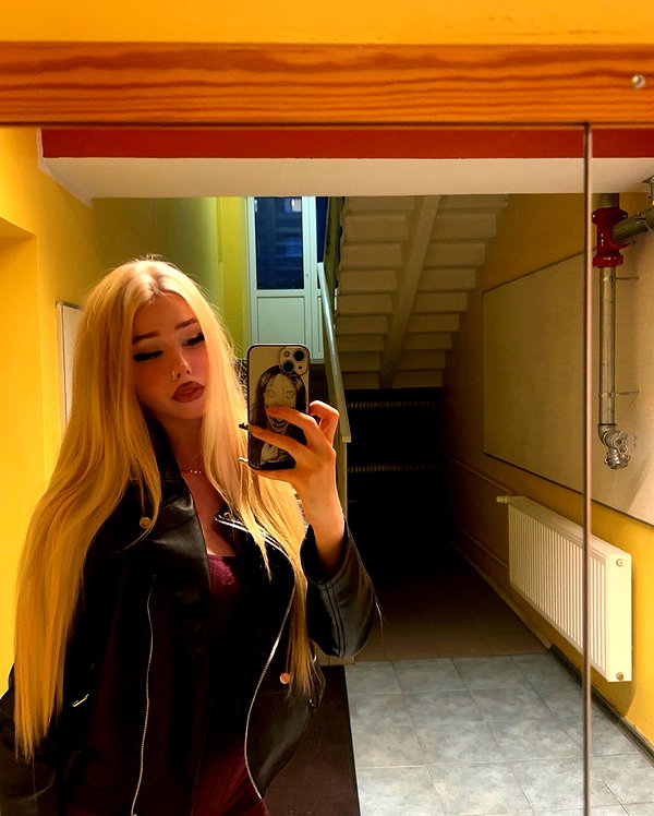 ellerumii instagram image archive image