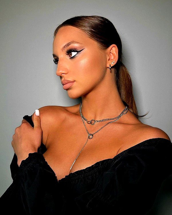 ariana_vomi instagram image archive image