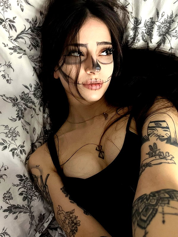 cata.leyah instagram image archive image