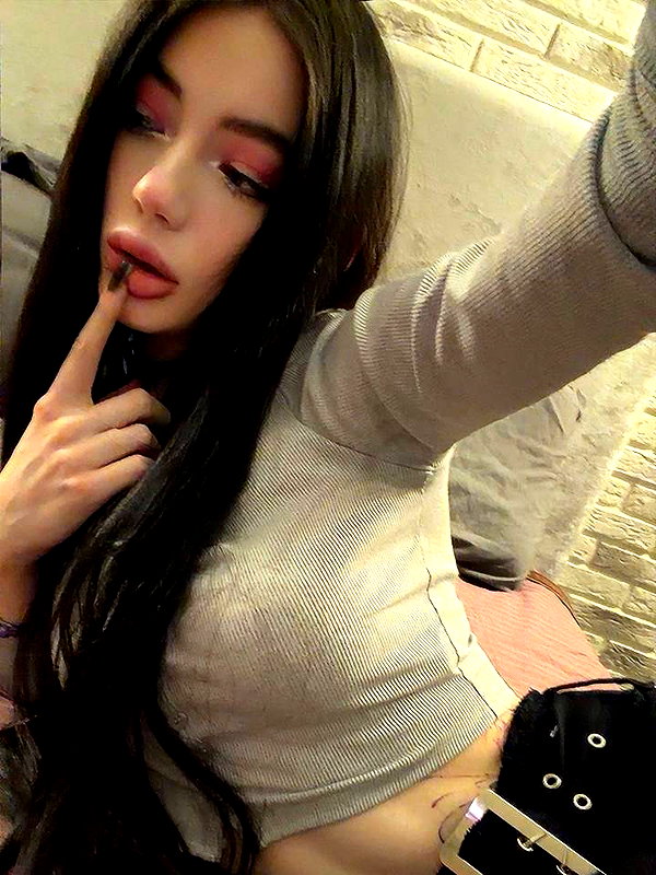 mia_goth2004 instagram image archive image