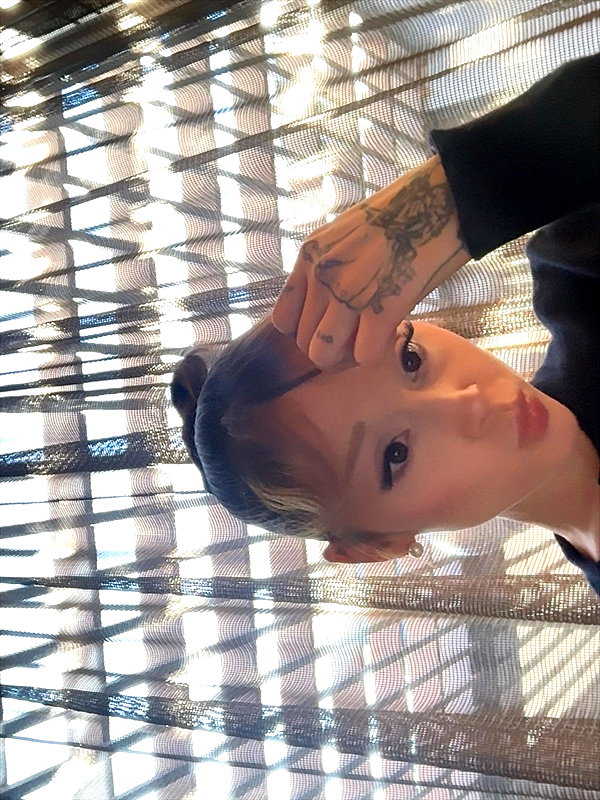 arianagrande instagram image archive image