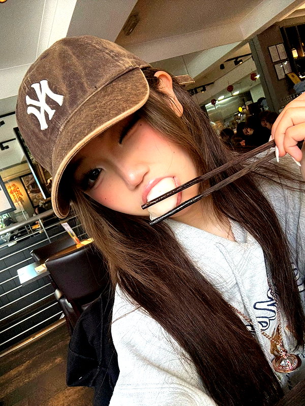 joycee.e instagram image archive image