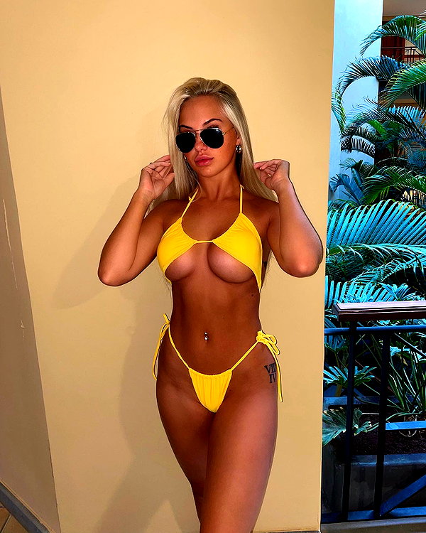rhiannonbluee instagram image archive image